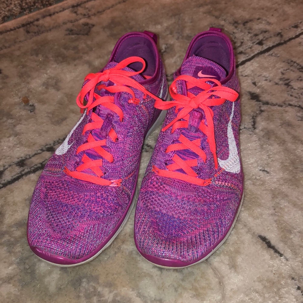Nike FlyKnit sneakers 7.5